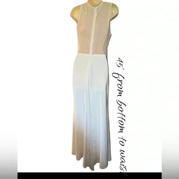 Glamorous Gown perfect for PROM - Picture 7 of 10